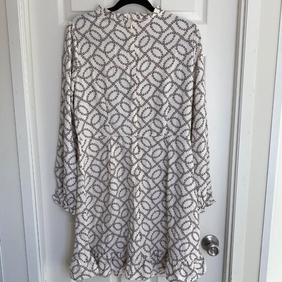 Loft White & Black Floral Pattern Long Sleeve Dress NWT Size 10 With Ruffled Hem - Picture 2 of 9